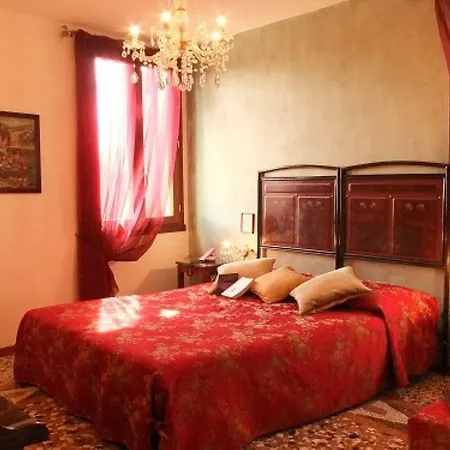 Hotel Relais Alcova Del Doge 3*